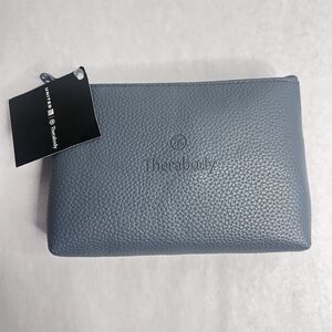 New August 2025 United Airlines Polaris Therabody Zipped Amenity Kit